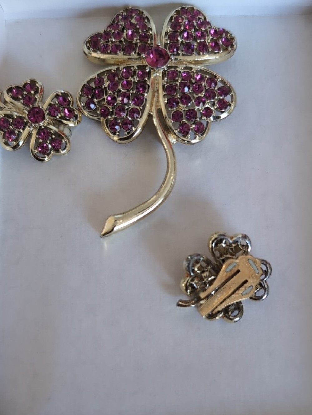 Vintage Sarah Coventry Gold-Tone Four-Leaf Clover Brooch and Clip Earrings Set - Picture 5 of 11